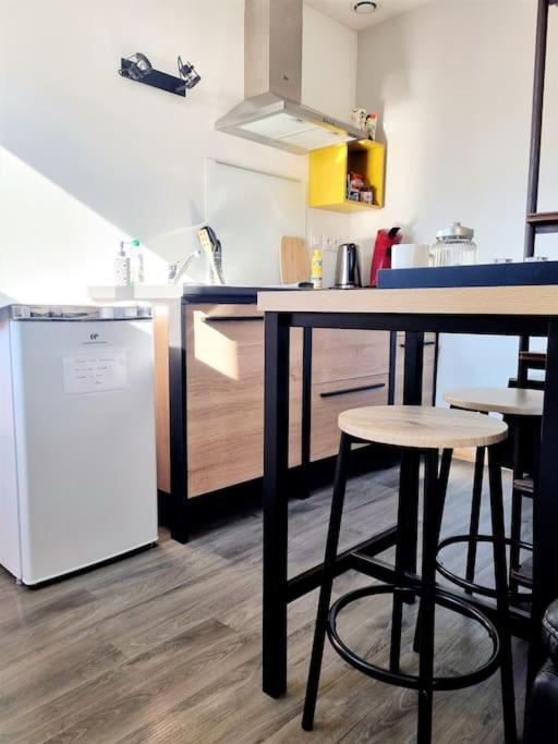 Appartement T2 Independant Au Coeur De La Ville Bourges Dış mekan fotoğraf